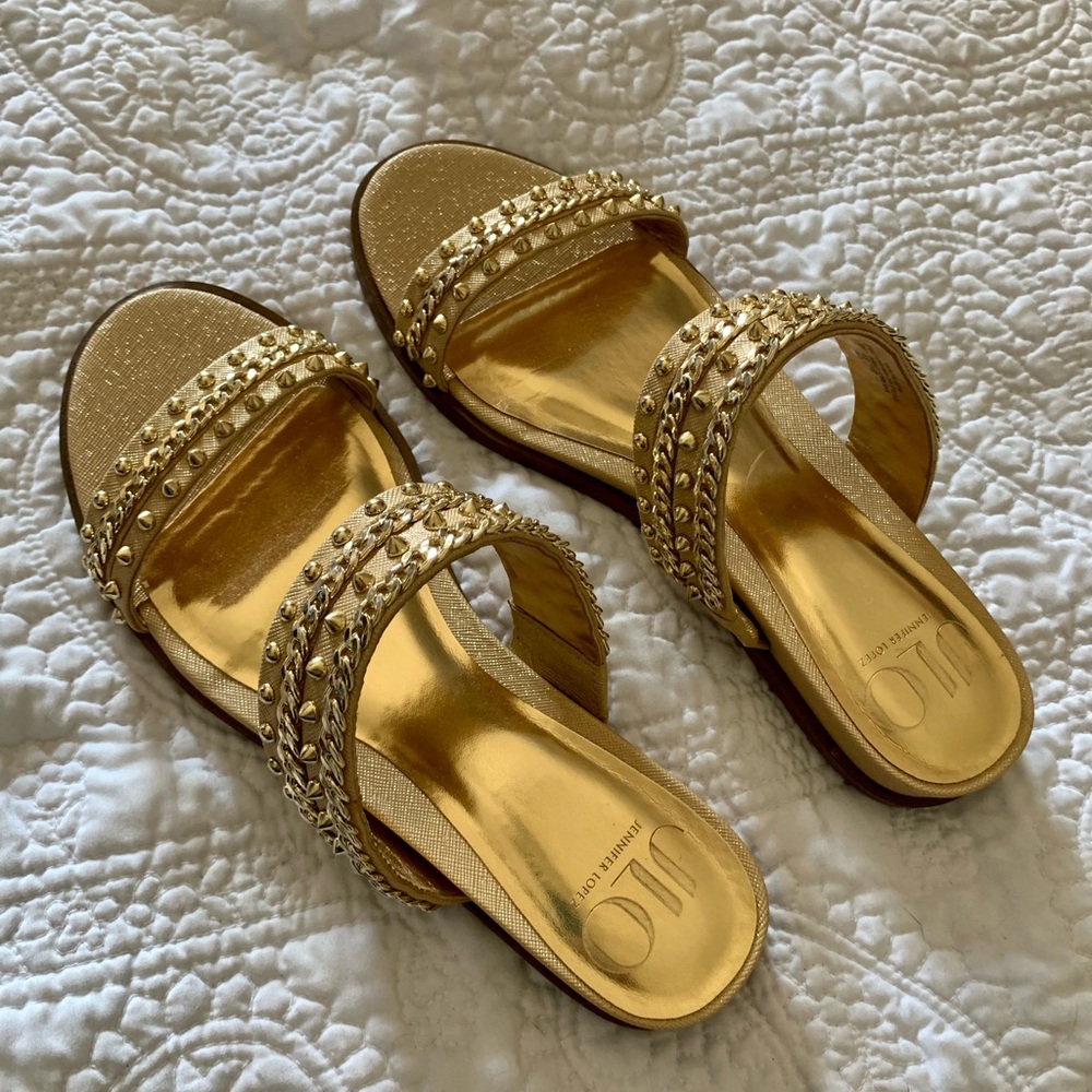 JLo ABLI gold sandal. Sz 8